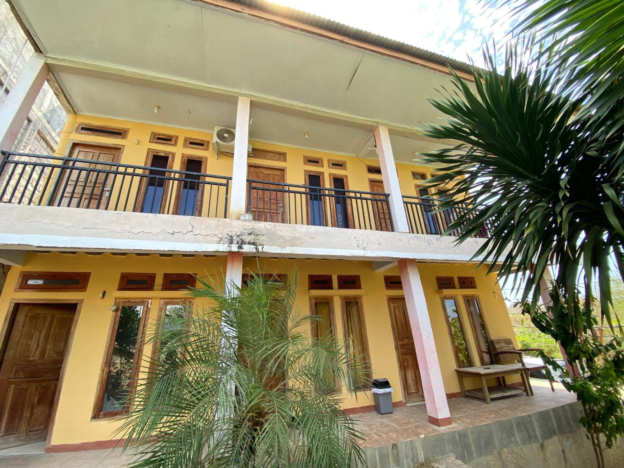 Pieter Homestay Labuan Bajo Buitenkant foto