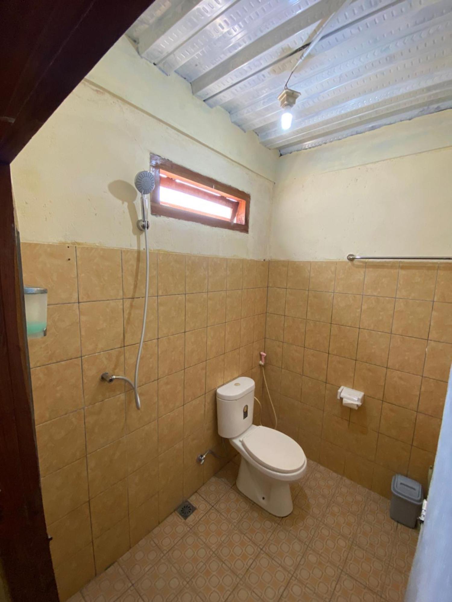 Pieter Homestay Labuan Bajo Buitenkant foto