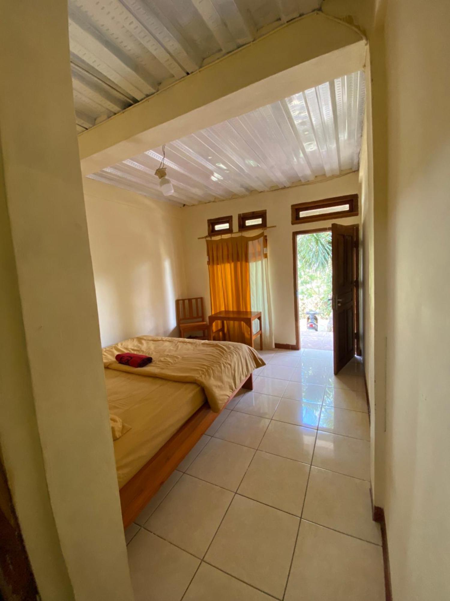 Pieter Homestay Labuan Bajo Buitenkant foto